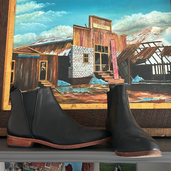 Classic Nisolo Chelsea Boots - Picture 3 of 7